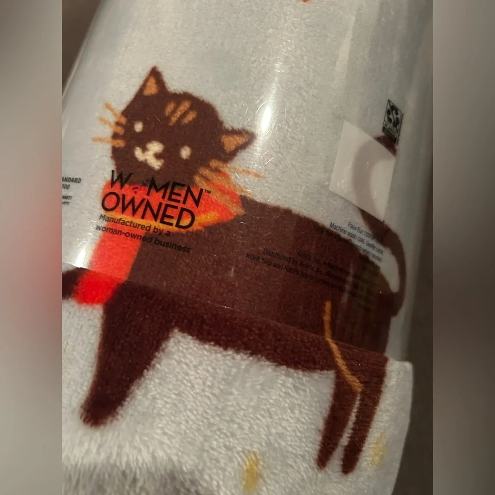 THE BIG ONE Supersoft Oversized Plush Throw Cats 5ft x 6ft NWT